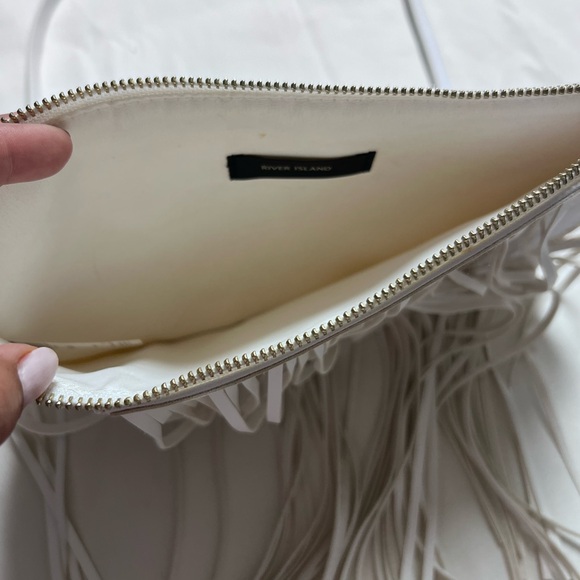 River Island White Fringe Crossbody Bag - Picture 6 of 8